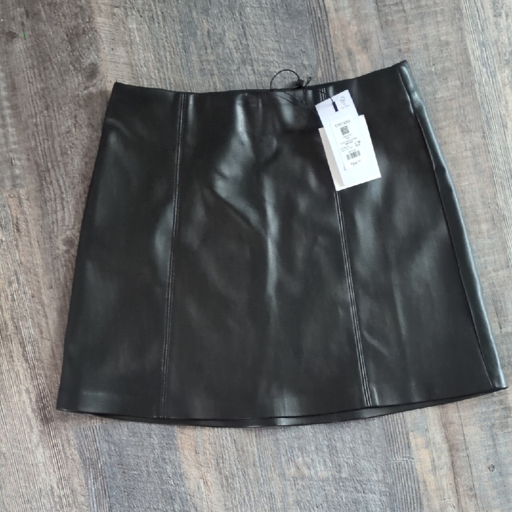 Dynamite Glossy Black Mini Skirt